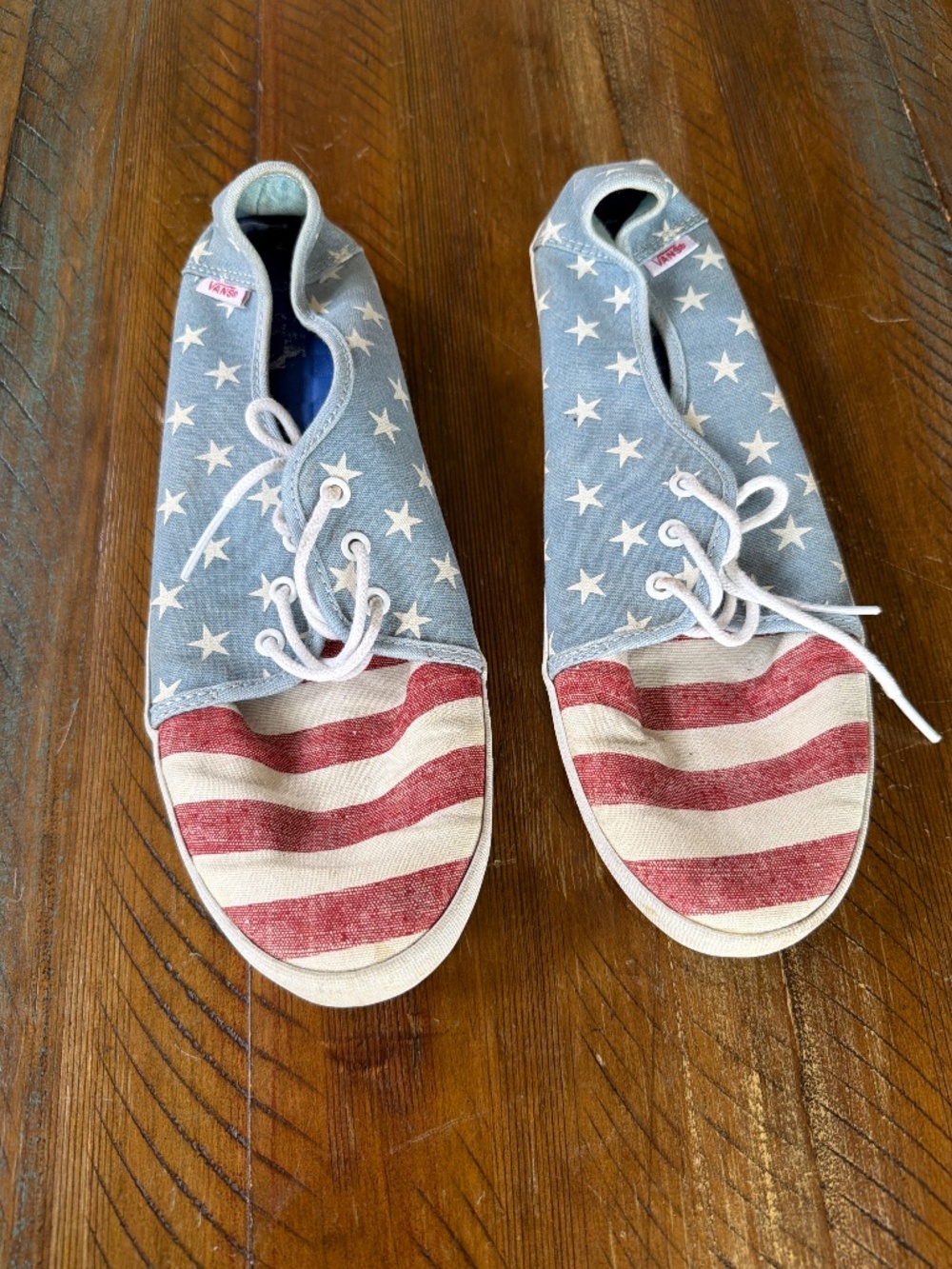 Women’s Vans Shoe Sneakers Holiday Stars and Stripes Print 10